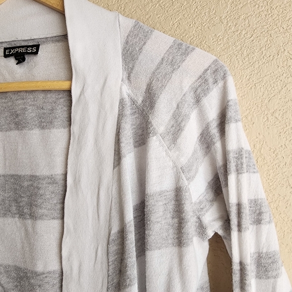 Express Gray and White Striped Knit Cardigan Size M - Picture 3 of 13